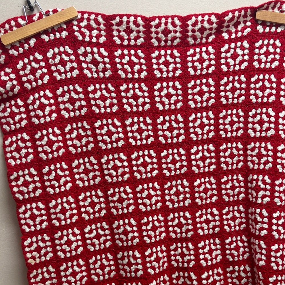 Crochet Handmade Afghan Throw Blanket Red and White Granny Square Patterned - Picture 2 of 6